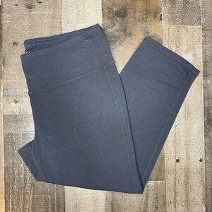 Athleta Crop Legging size Large
